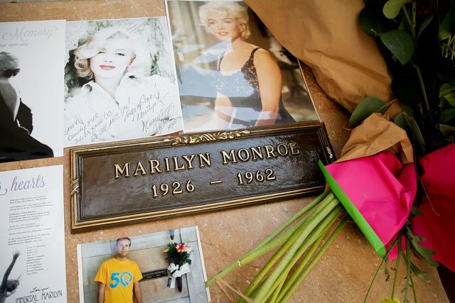 Marilyn Monroe's crypt covered in fan gifts