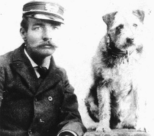 (photo credit: by {{{1}}} – flickr: railway post office mascot owney and mail carrier, public domain, accessed via wikimedia commons)