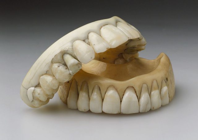 Set of victorian dentures