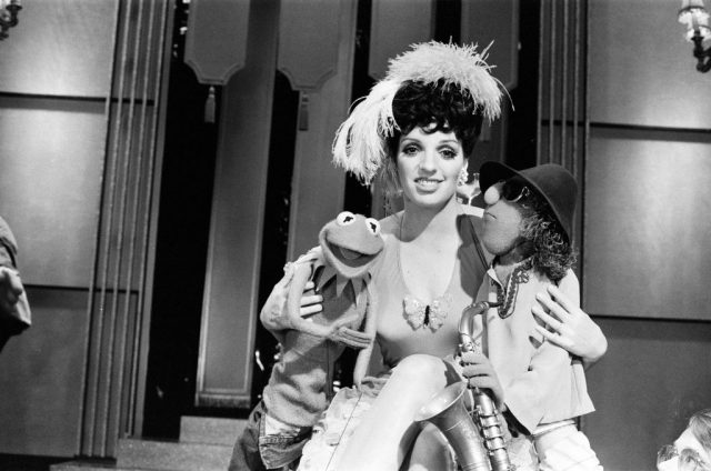 Liza Minnelli with The Muppets – her favourite pair are Kermit and the saxophone playing Zoot who she was photographed with today (Photo Credit: Doreen Spooner/Mirrorpix/Getty Images)