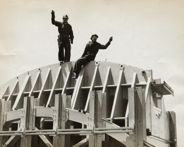 Men working on the Golden Gate Bridge 
