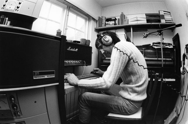 Pete Townshend recording 