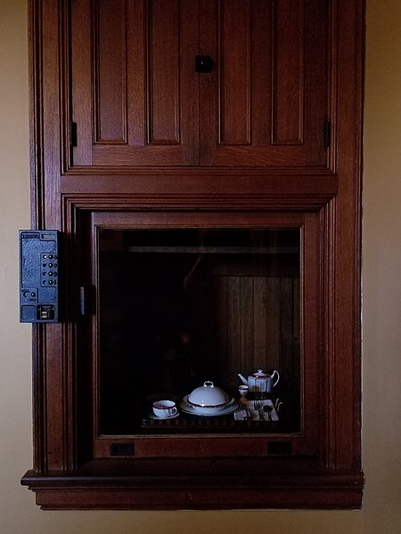 A dumbwaiter in the china pantry (Photo Credit: By Comtesse, Own work, CC BY-SA 4.0)