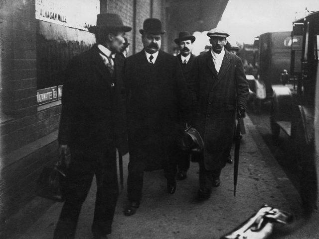 Frank Shackleton (in flat cap, right)