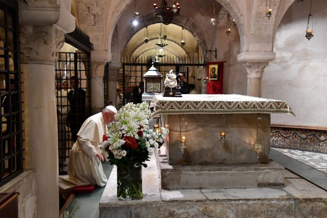 Pope Francis at the tomb of Saint Nicholas 