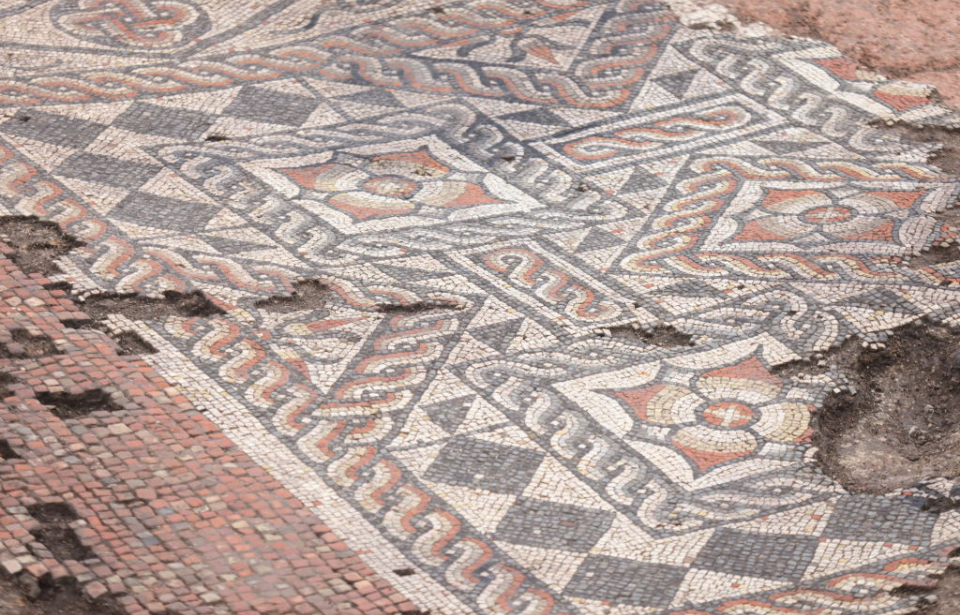 Archaeologists in London Uncover Largest Ancient Roman Mosaic in 50