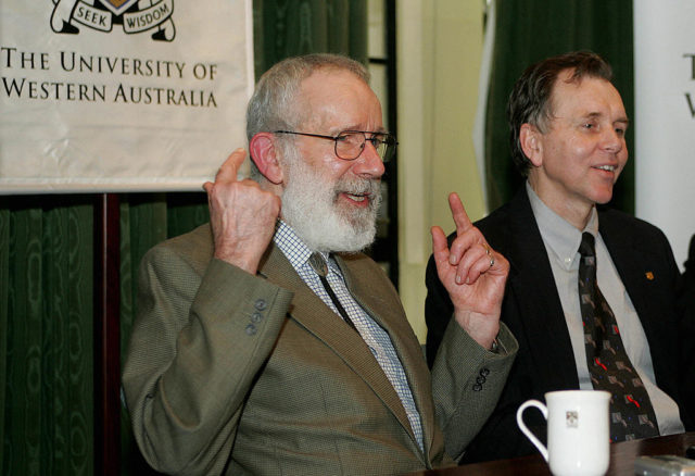 Robin Warren and Barry Marshall at a press conference