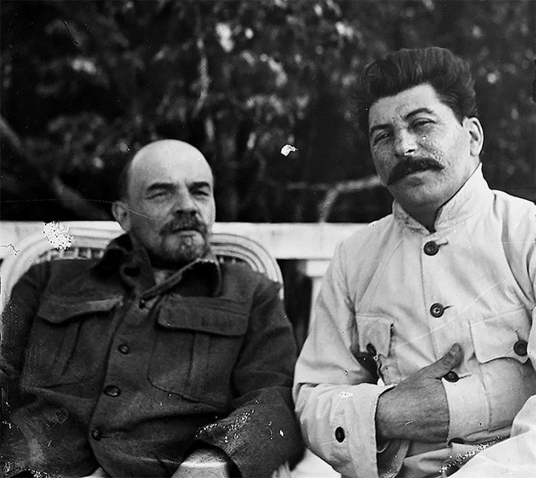 Lenin and Stalin at Gorki in 1922.