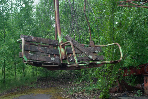 Pripyat_-_amusement_park_10 (1)