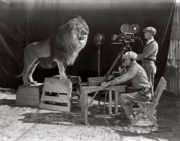 he filming of the MGM screen credits, 1928