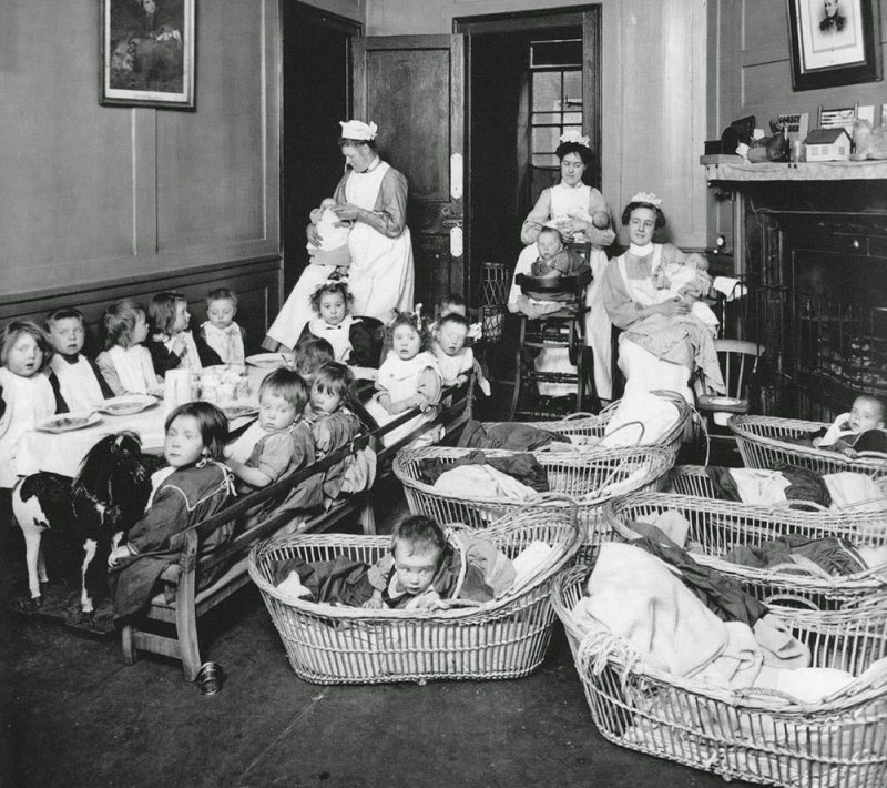 34 Albury Street, Deptford, 1911. Nursery in ground floor rear room.