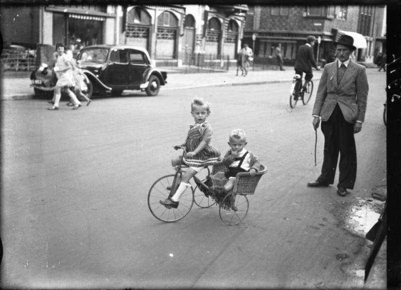 Child carriage, April 1949