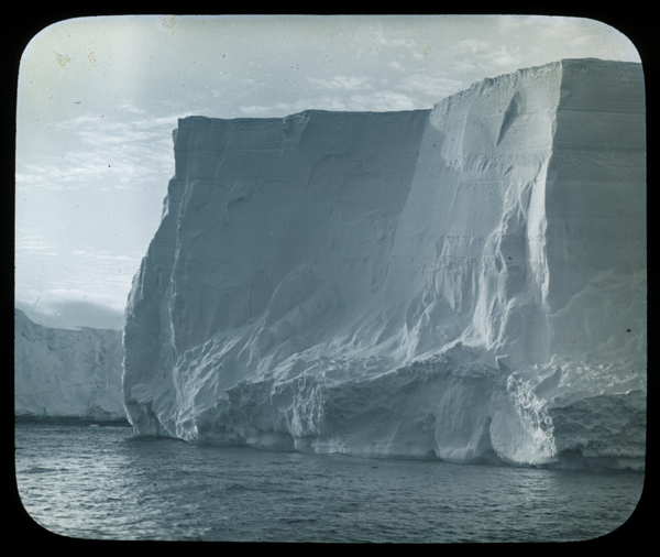 Incredible Photographs from the 1911 Australasian Antarctic Expedition (8)