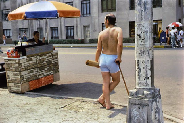 Streets Scenes of NYC in the 1970s (8)