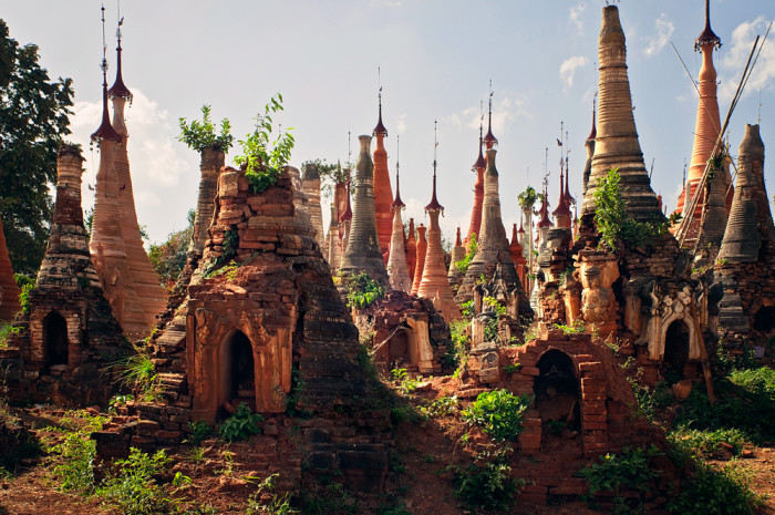 The Breathtaking Village Of Temples Lost to the Myanmar Jungle | The ...