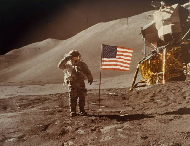 Scott gives salute, August 1, 1971