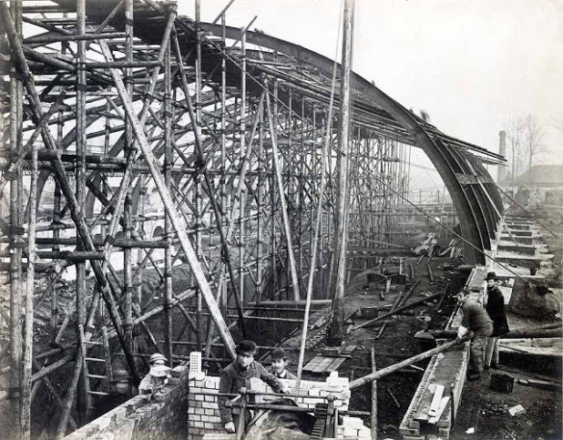 15 Victorian photos of the London Underground being built