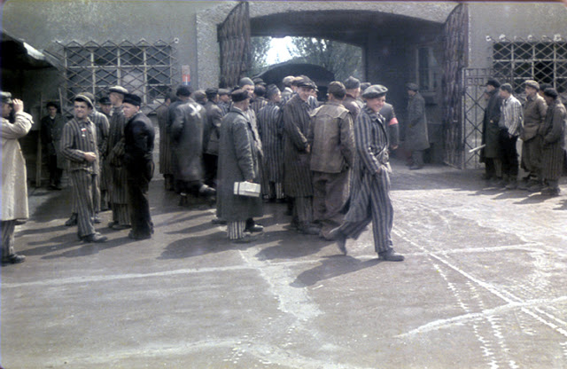 Color Photographs of Life in The First Nazi Concentration Camp, 1933 (11)