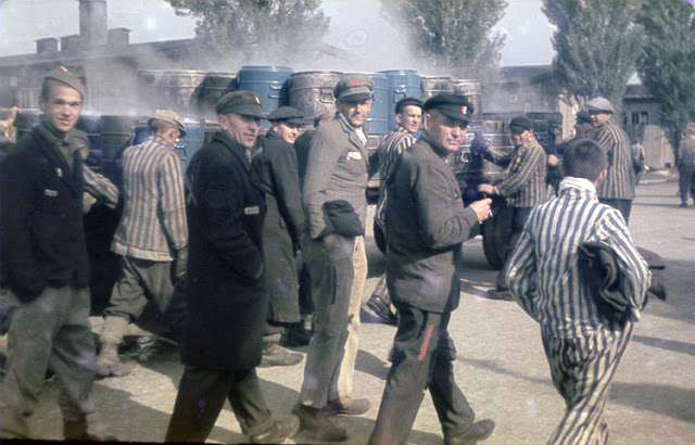 Color Photographs of Life in The First Nazi Concentration Camp, 1933 (6)