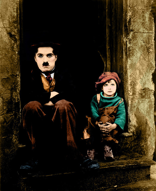 Interesting Colorized Photos of Charlie Chaplin in the 1910s-30s (7)