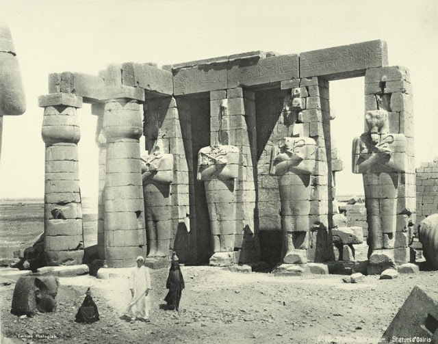 Ramesseum, statues of Osiris