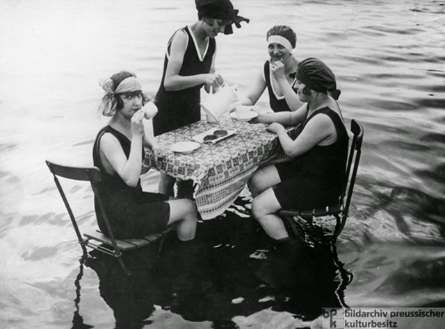 Summer refreshment for city dwellers, 1925.