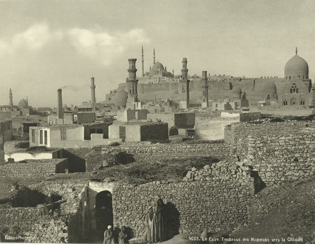 Tombs of the Mamelukes to the citadel, Cairo
