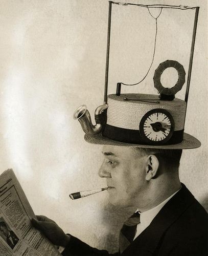 Dadaist Radio hat