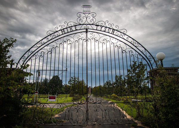 The gates of Tyson’s mansion in Southington, Ohio, which he purchased and lived in during the 1980s. His name is still on the gate. Photo by Jack Pearce CC BY-SA 2.0