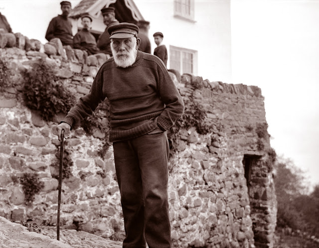 An old fisherman in Clovelly, Devon, 1904