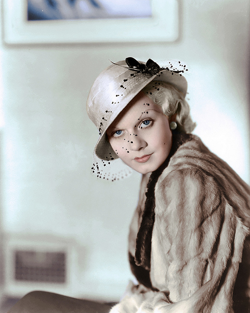 Beautiful Jean Harlow in Colorized Vintage Photos (10)