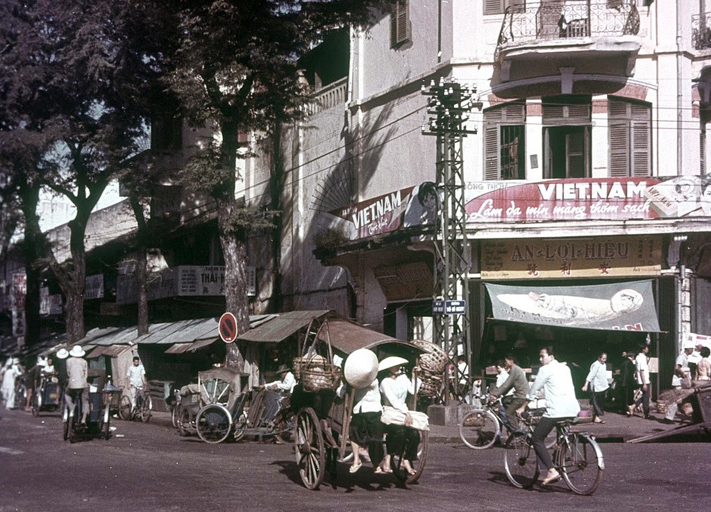 Saigon, 1970-75 (75)