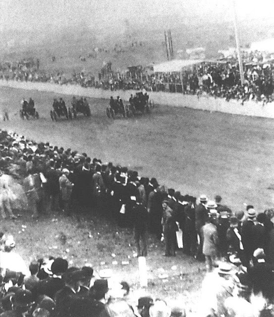 The first U.S. oval track events took place in early September 1896 at Narragansett Park, Rhode Island