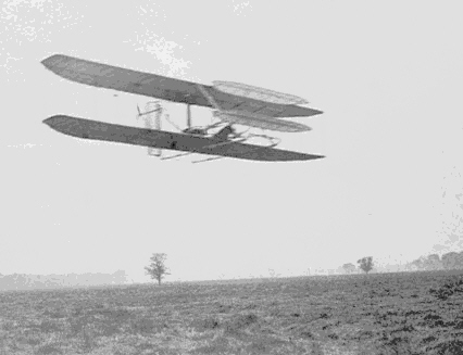 Wilbur flying almost four circles of Huffman Prairie, about 2 3⁄4 miles in 5 minutes 4 seconds; flight #82, November 9, 1904.