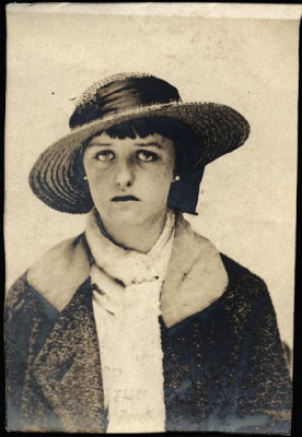Wilhelmina Armstrong, arrested for stealing dresses, 11 July 1916