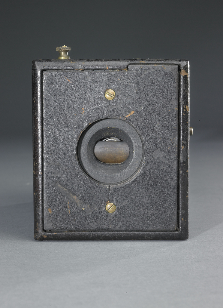 Camera, Original Kodak introduced in 1888 A) 242983 C) 6519