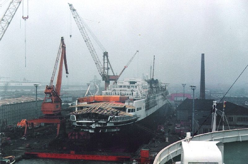 QE2 being re-engined at Bremerhaven