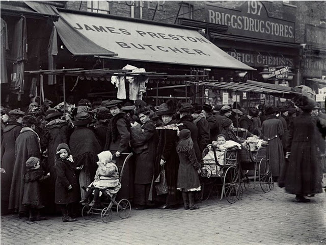 Hoxton Street market, Shoreditch, 1910