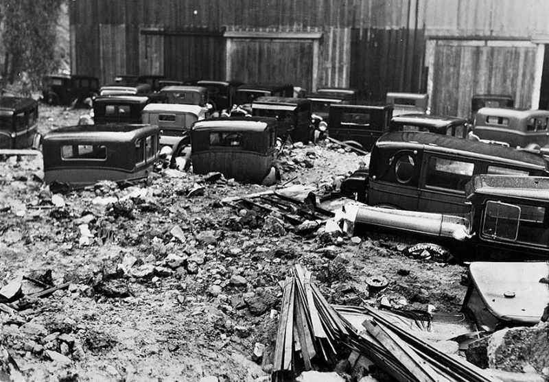 Jan. 1, 1934: Cars marooned outside Bohemian Gardens at 3890 Mission Road, East Los Angeles. This photo was published in the Jan. 2, 1934 Los Angeles Times.