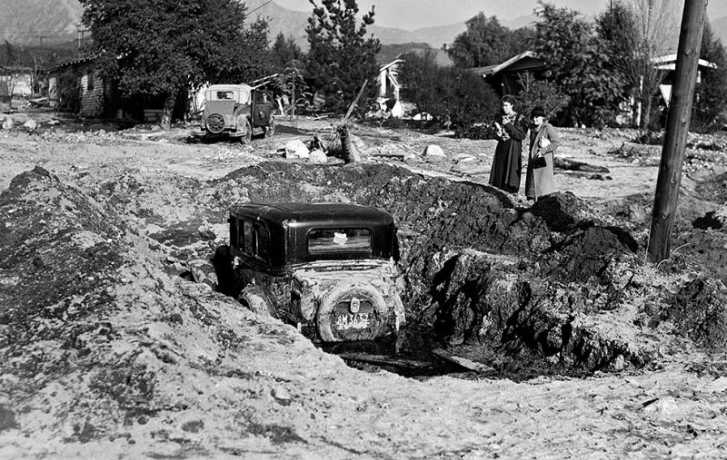 Jan. 2, 1934: Car caught in mud from flooding in La Canada-Montrose. The car is sitting on the pavement of Montrose Ave. This photo was published in the Jan. 3, 1934 Los Angeles Times.