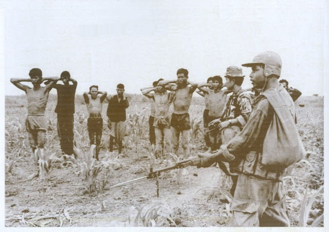 Marines capture Viet Cong, 18 June 1970