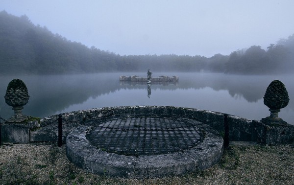 The only clue on the surface of the water being a statue of Neptune which guards the wondrous secret within