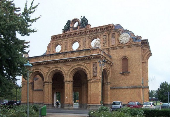 Berlin Anhalter Bahnhof (Germany). source