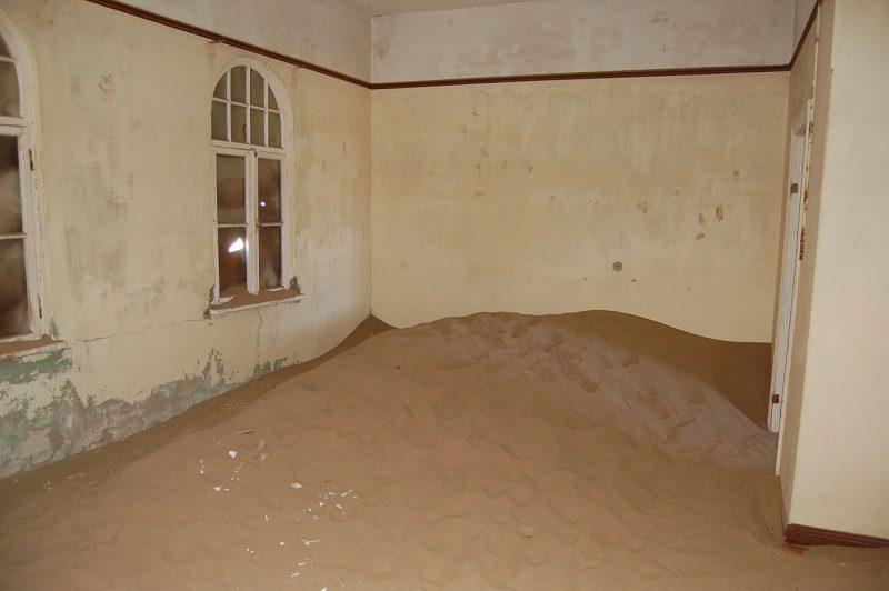 House filled with desert sand. Wikimedia commons