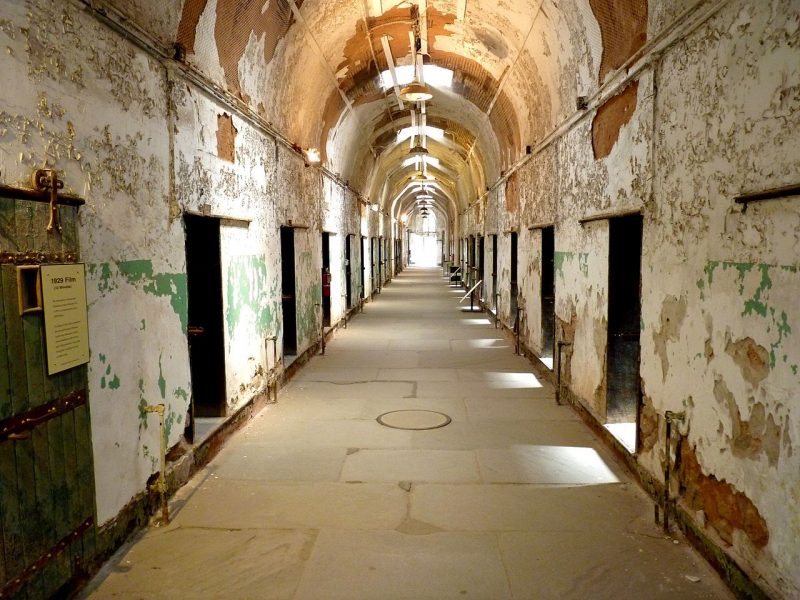 Eastern_State_Penitentiary_-_Cell_blocks_2.