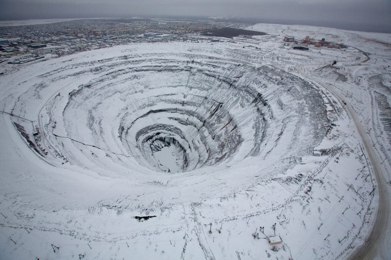 Mirny Mine during winter. Wikimedia Commons