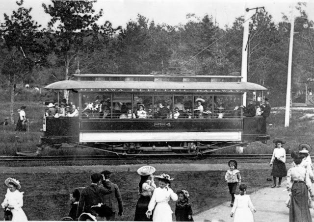Ottawa Electric Railway streetcar in Britannia Park, ca. early 1900s