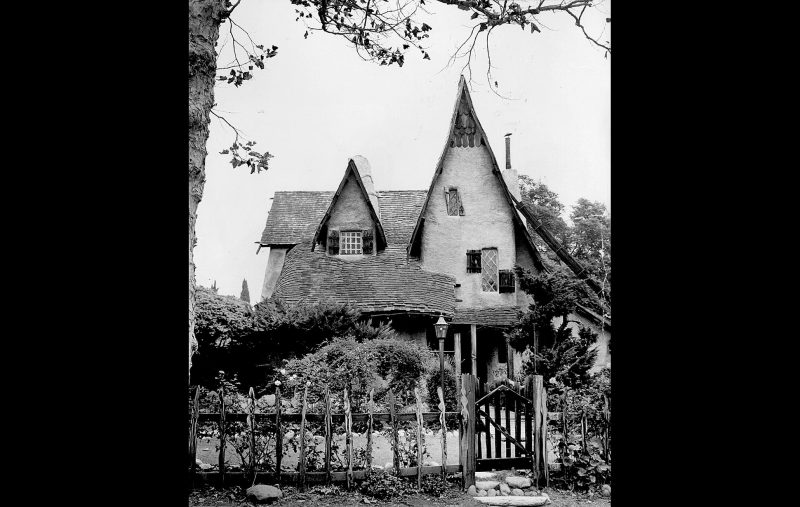 Oct. 1977: Spadena House, also known as "the witch's house," located at Walden Drive and Carmelita Avenue in Beverly Hills. The storybook house was once on a movie lot in Culver City. Staff file photo by Mary Frampton/Los Angeles Times.
