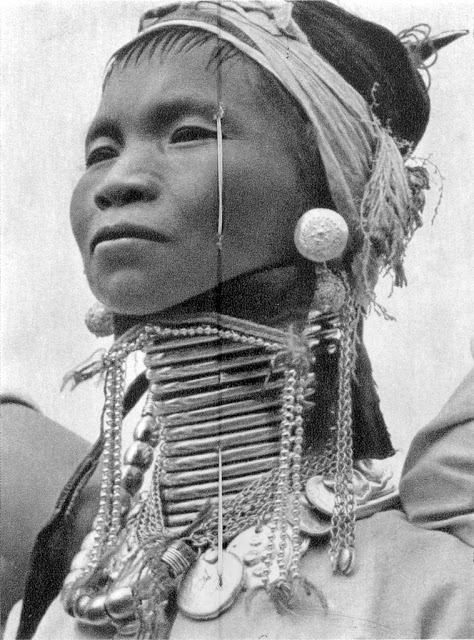 Padaung Women in the 1950s (10)