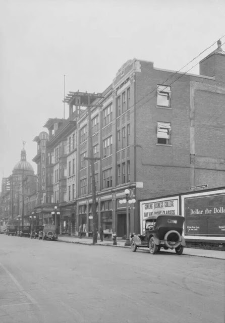 The first theater on Old Sparks St., Ottawa, Ontario, 1906